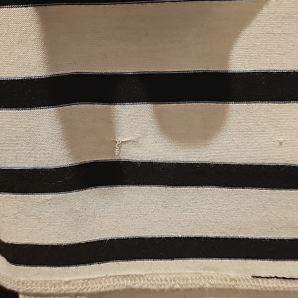 GUESS LOS ANGELES TUNIC TOP..BLACK & WHITE STRIPES WITH GUESS IN RHINESTONES - Picture 7 of 15